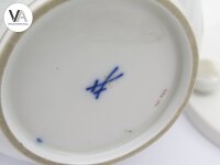 Meissen Porzellan Kaffeekanne mit Untersetzer bunte Blume 26cm hoch