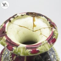 Paar Jugendstil-Vasen Vienna Frauenmotive floralen Reliefs ca1900