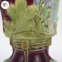 Paar Jugendstil-Vasen Vienna Frauenmotive floralen Reliefs ca1900