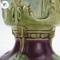 Paar Jugendstil-Vasen Vienna Frauenmotive floralen Reliefs ca1900