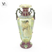 Paar Jugendstil-Vasen Vienna Frauenmotive floralen Reliefs ca1900