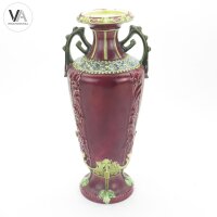 Paar Jugendstil-Vasen Vienna Frauenmotive floralen Reliefs ca1900